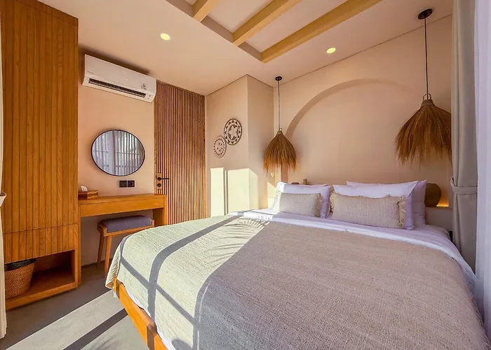 Casa - Coastal Rooftop Retreat In With Sea Views *