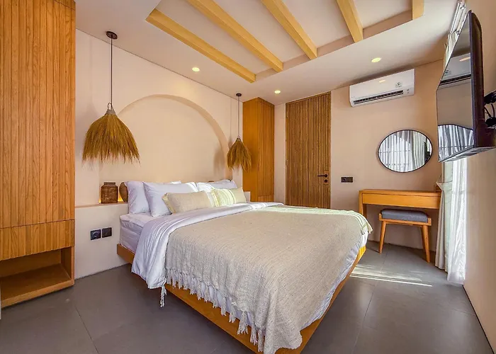 Casa - Coastal Rooftop Retreat In With Sea Views *