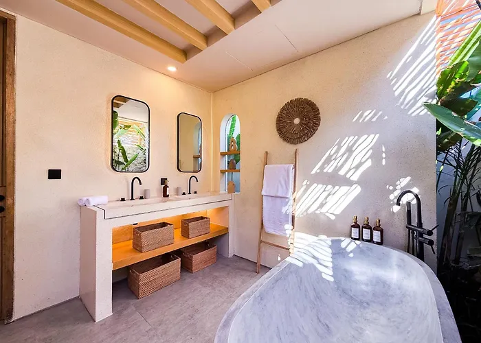 Casa - Coastal Rooftop Retreat In With Sea Views Apartment Uluwatu