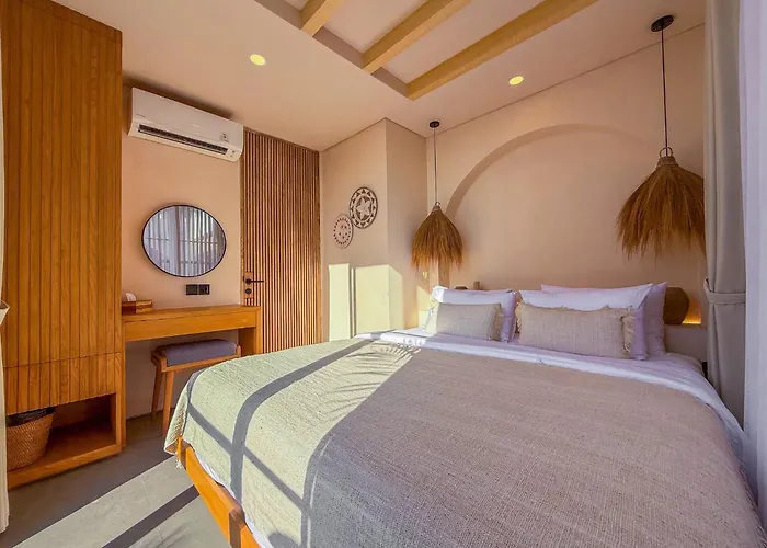 Casa - Coastal Rooftop Retreat In With Sea Views *