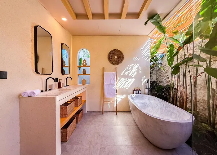 Casa - Coastal Rooftop Retreat In With Sea Views Apartment Uluwatu